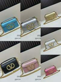 Picture of Valentino Handbags _SKUfw212758103fw